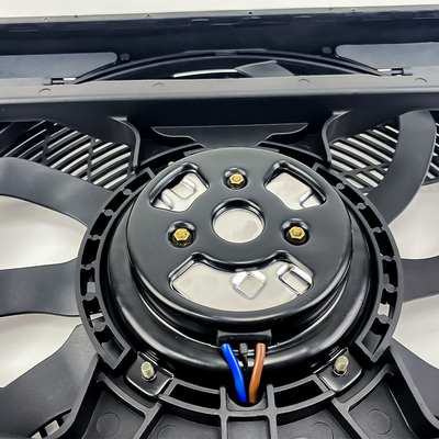 64546921395 64546921946 Elektryczne wentylatory chłodzące dla samochodów BMW X5 E39 300W
